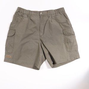 Columbia Men's Shorts 4 Front pockets, 2 back pockets	Green	Size	38